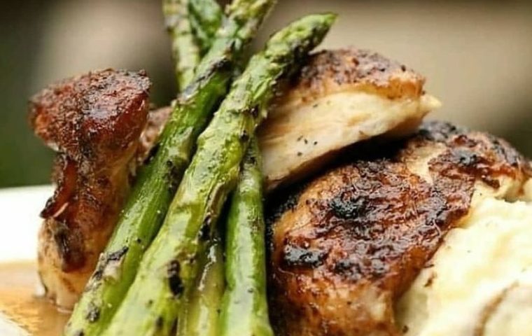 rotisserie chicken, mashed potatoes and asparagus