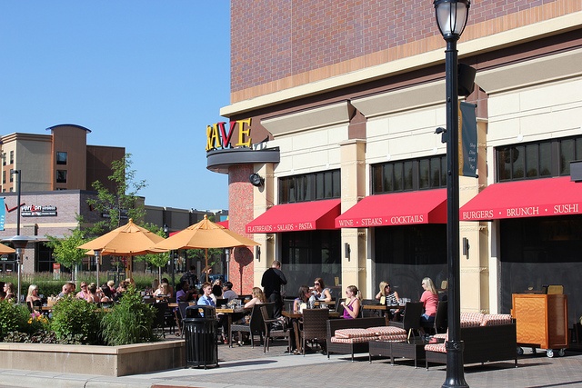 CRAVE patio dining