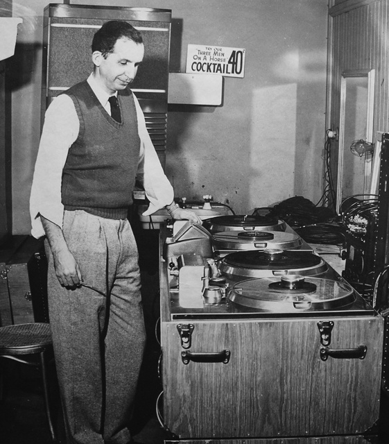 Jack Mullin with a pair of Ampex model 200s