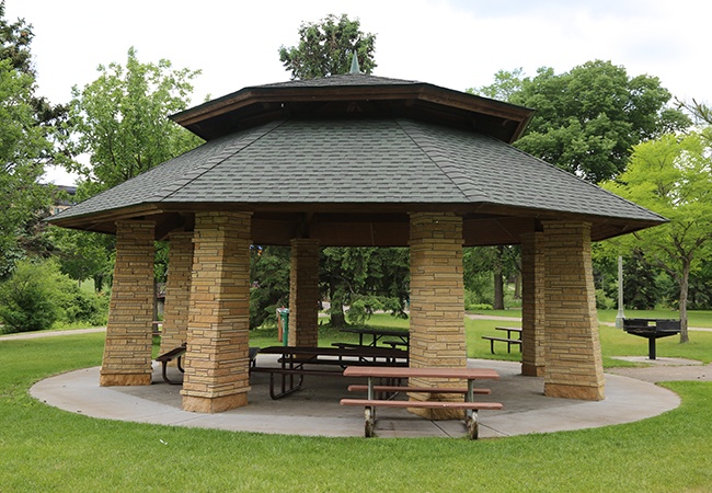 Wolfe Park east picnic shelter