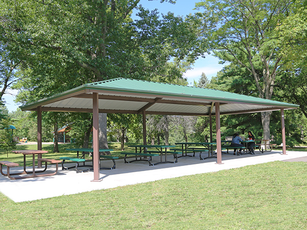 central picnic shelter at oak hill park